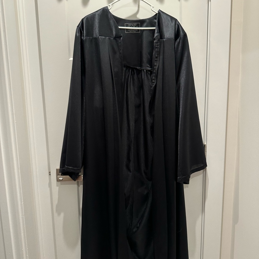 Black Graduation Gown (Bachelors/High school/Middle school)